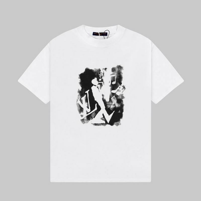 Louis Vuitton Men's T-shirts 114